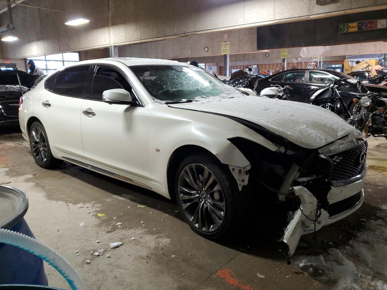 2019 Infiniti Q70 - Image 4