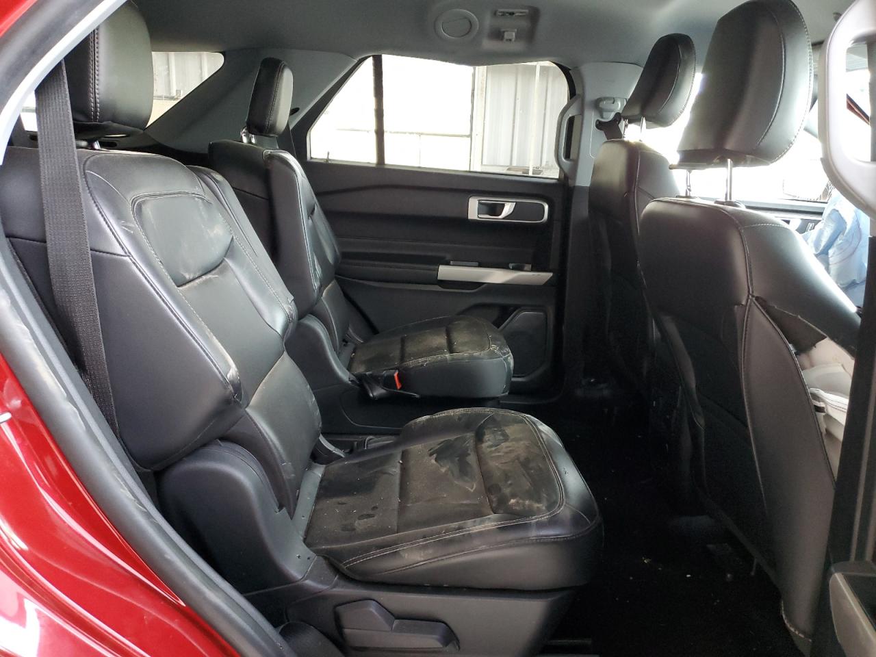 2022 Ford Explorer - Image 11