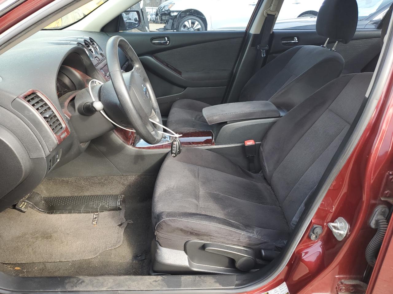 2010 Nissan Altima - Image 7