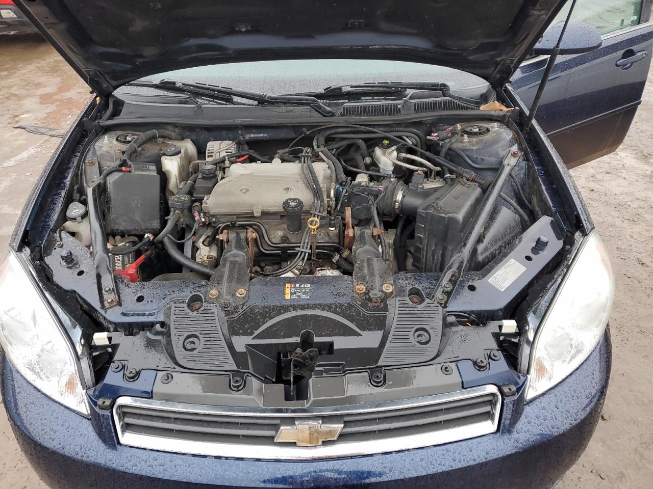 2011 Chevrolet Impala - Image 11