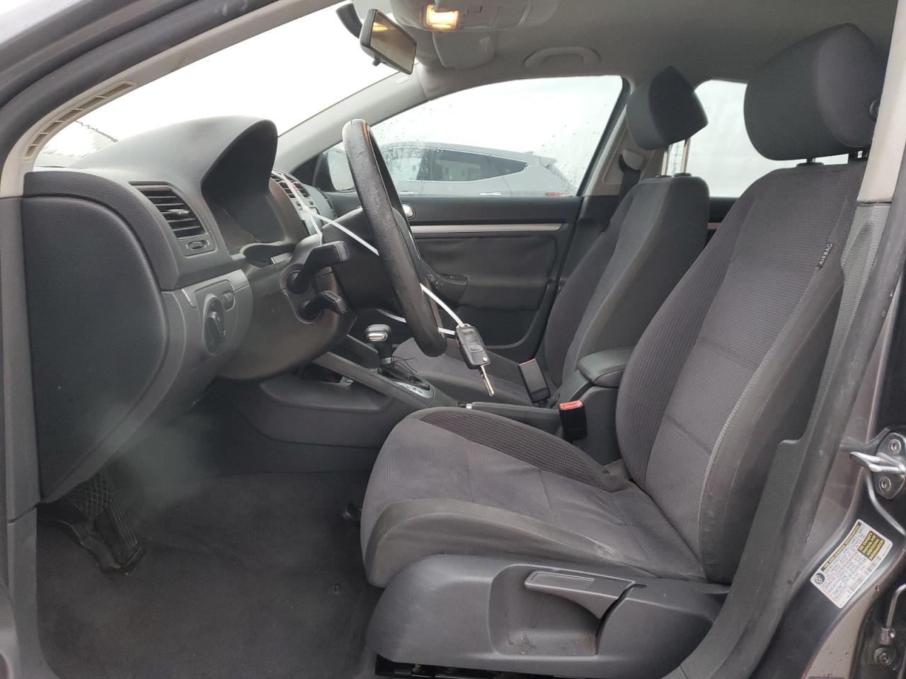 2006 Volkswagen Jetta - Image 7
