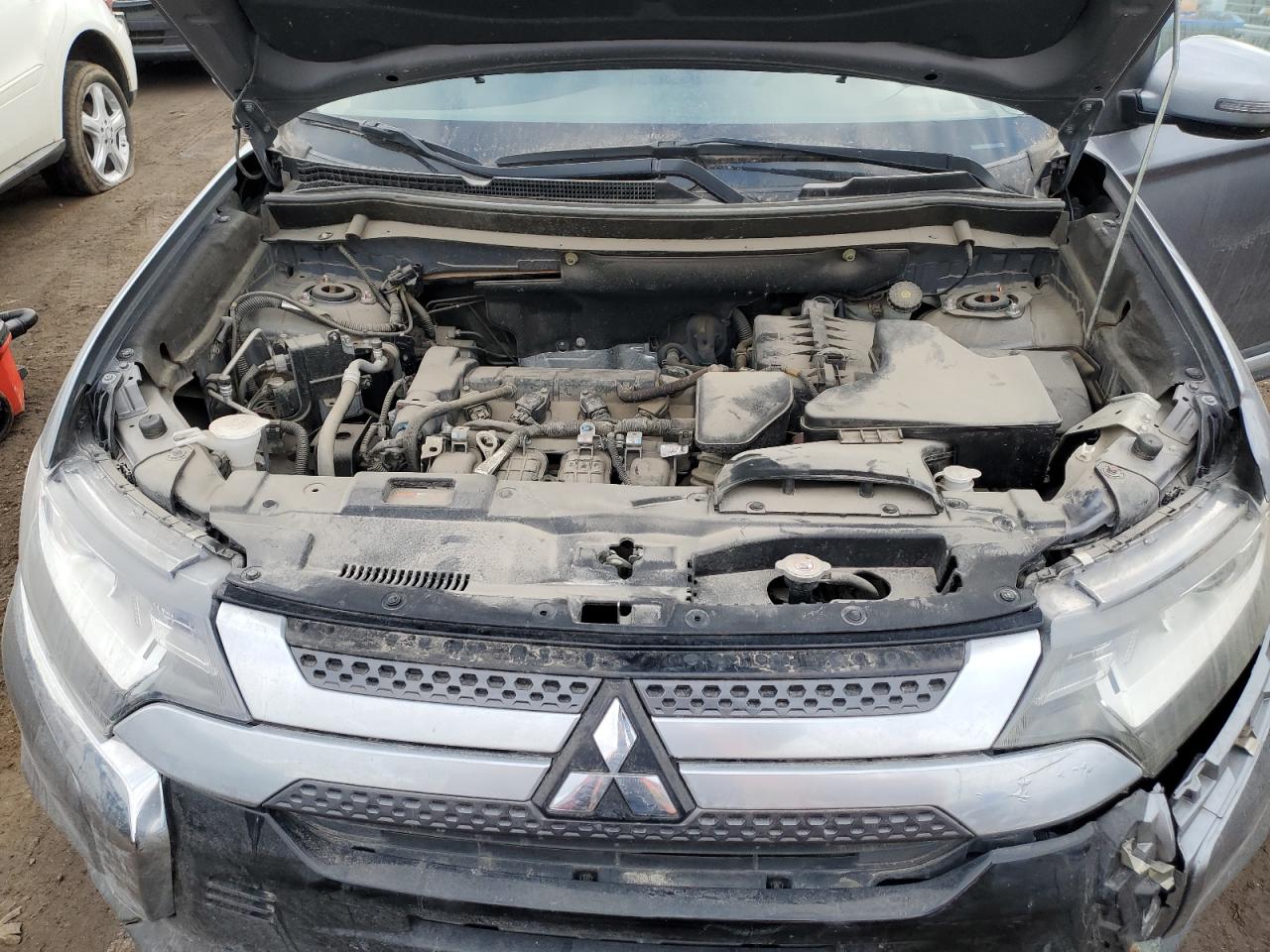 2019 Mitsubishi Outlander - Image 12