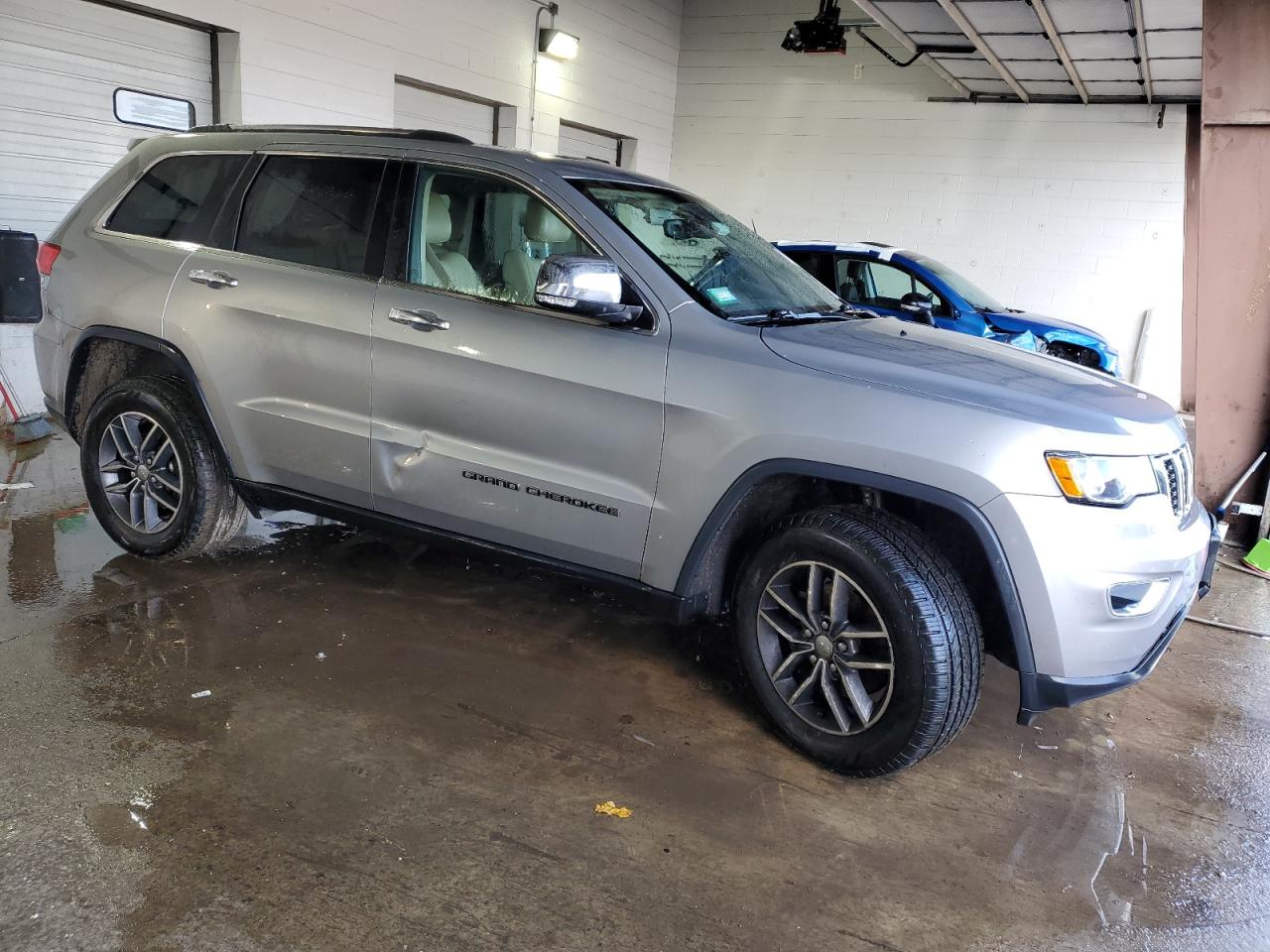 2017 Jeep Grand Cherokee - Image 4
