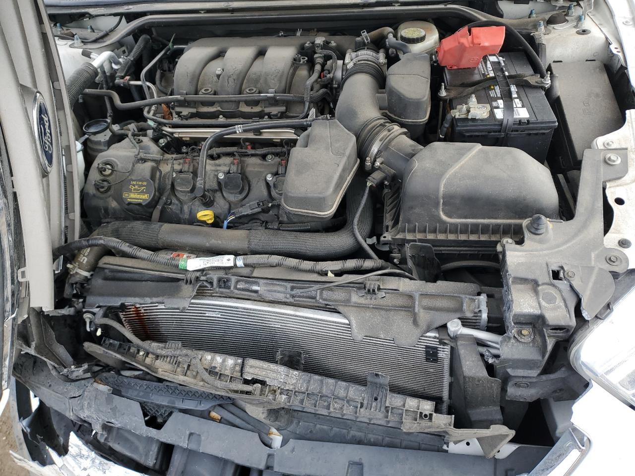 2014 Ford Taurus - Image 13