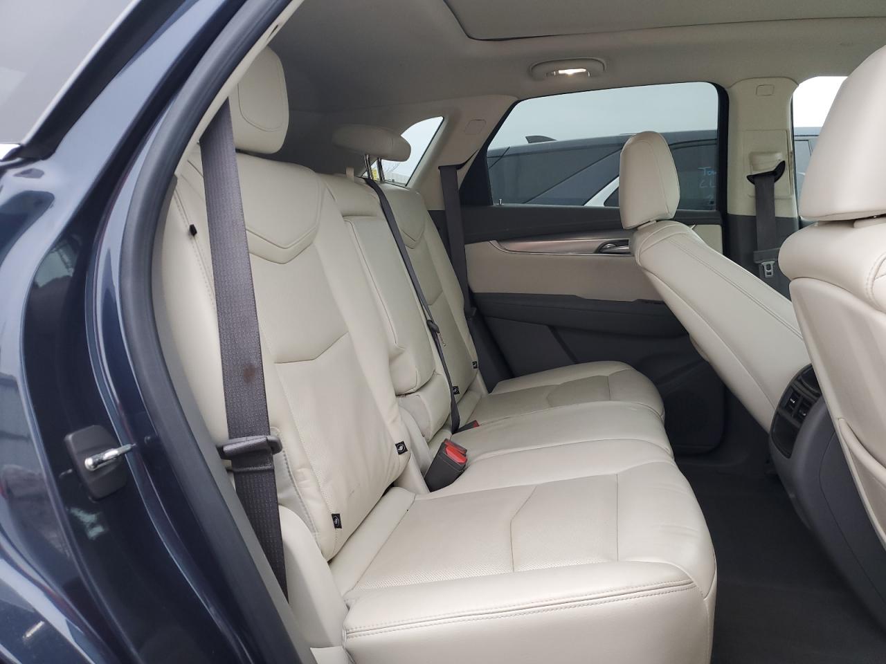 2018 Cadillac XT5 - Image 11