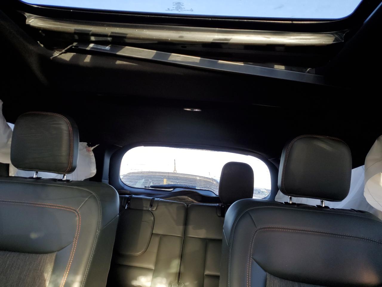 2022 Ford Explorer - Image 10