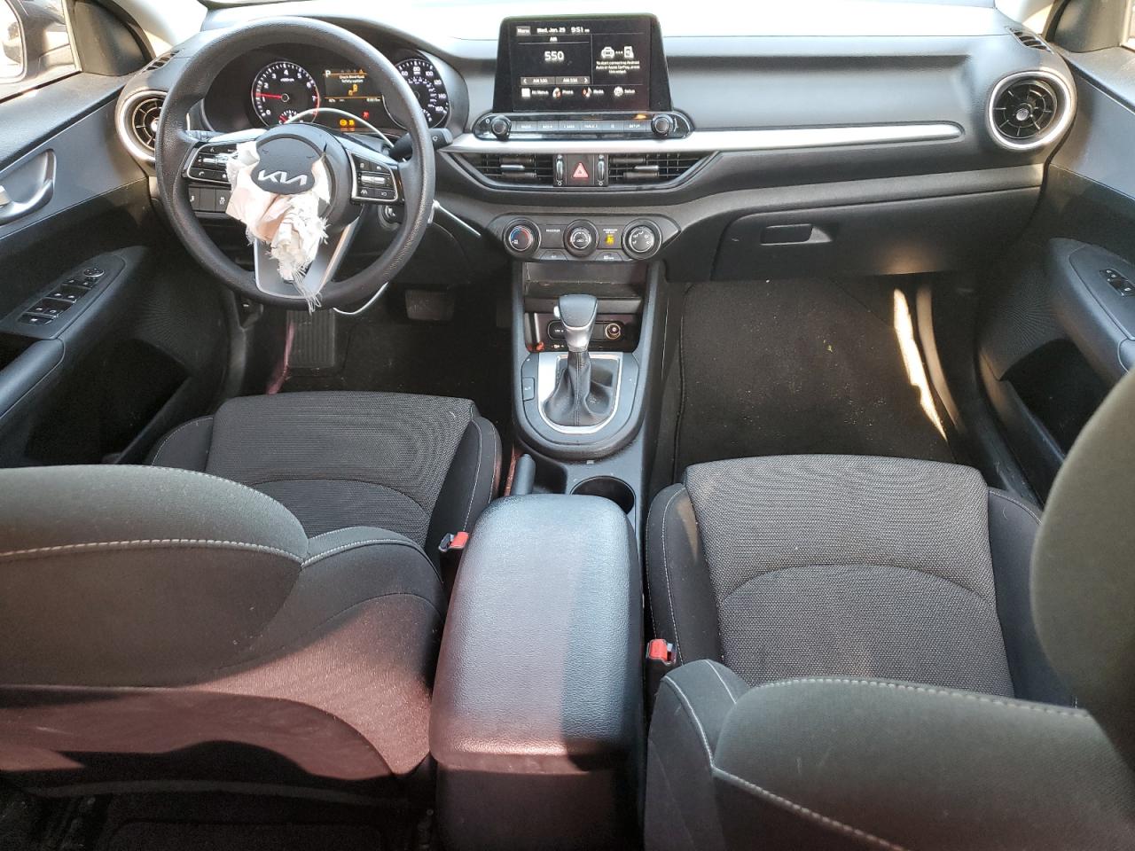 2023 Kia Forte - Image 8