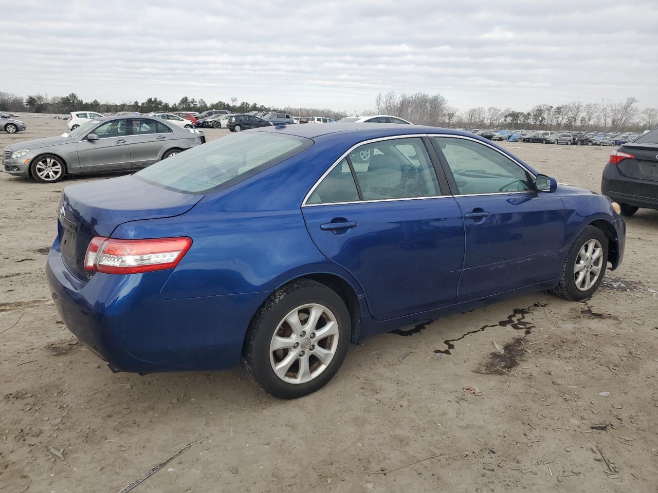 2011 Toyota Camry - Image 3