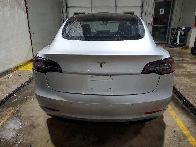  TESLA MODEL 3 2018 Сріблястий