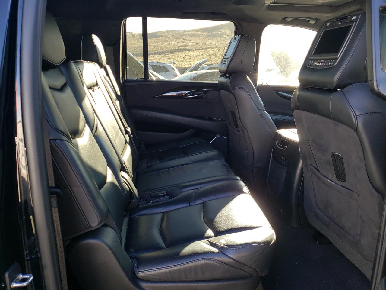 2018 Cadillac Escalade - Image 11