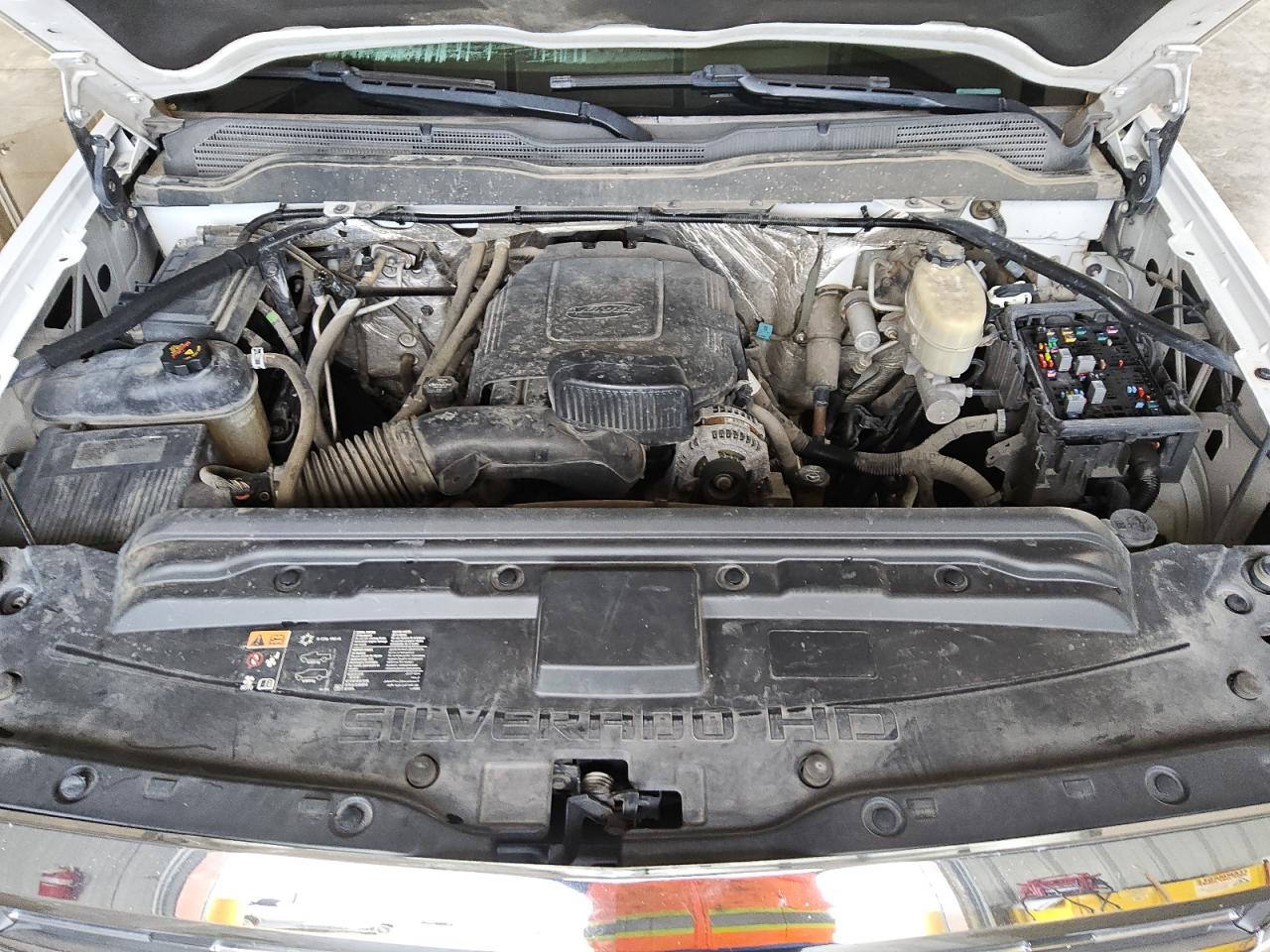 2016 Chevrolet Silverado - Image 11