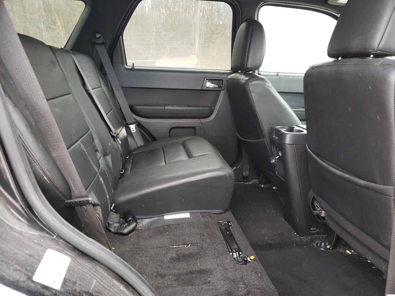 2010 Ford Escape - Image 12
