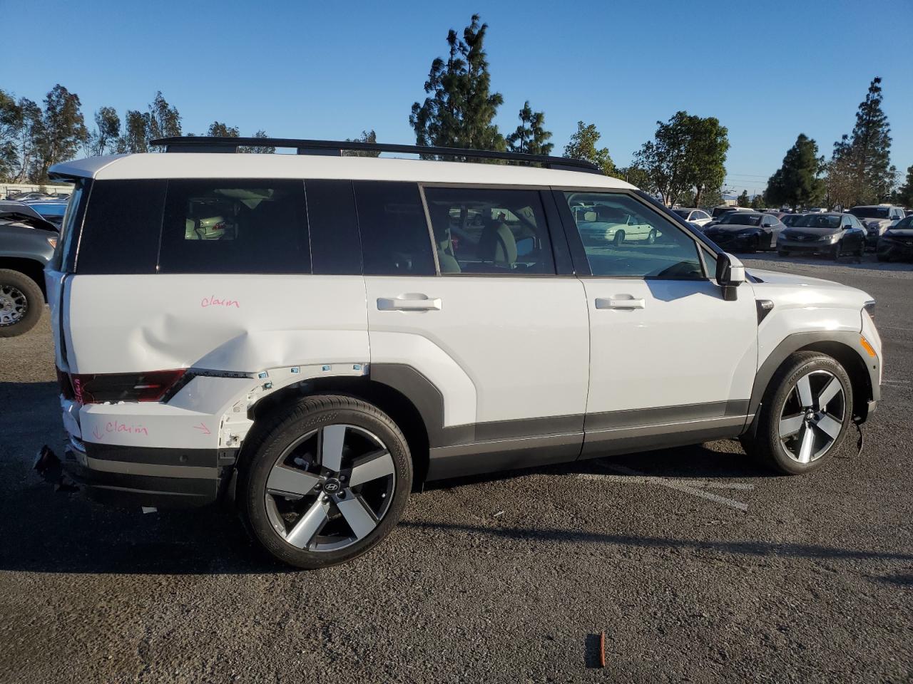 2024 Hyundai Santa Fe - Image 3