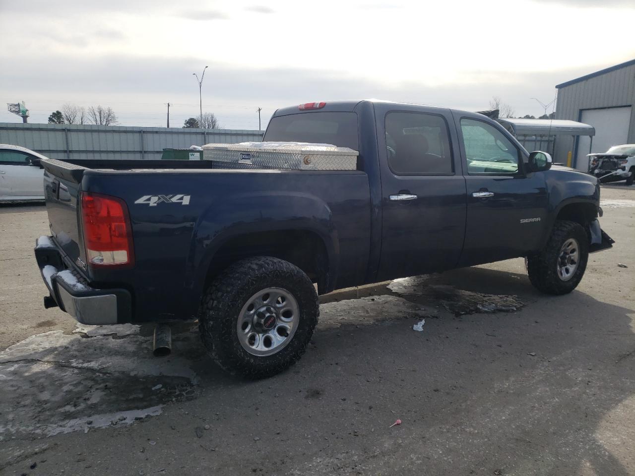 2011 GMC Sierra - Image 3