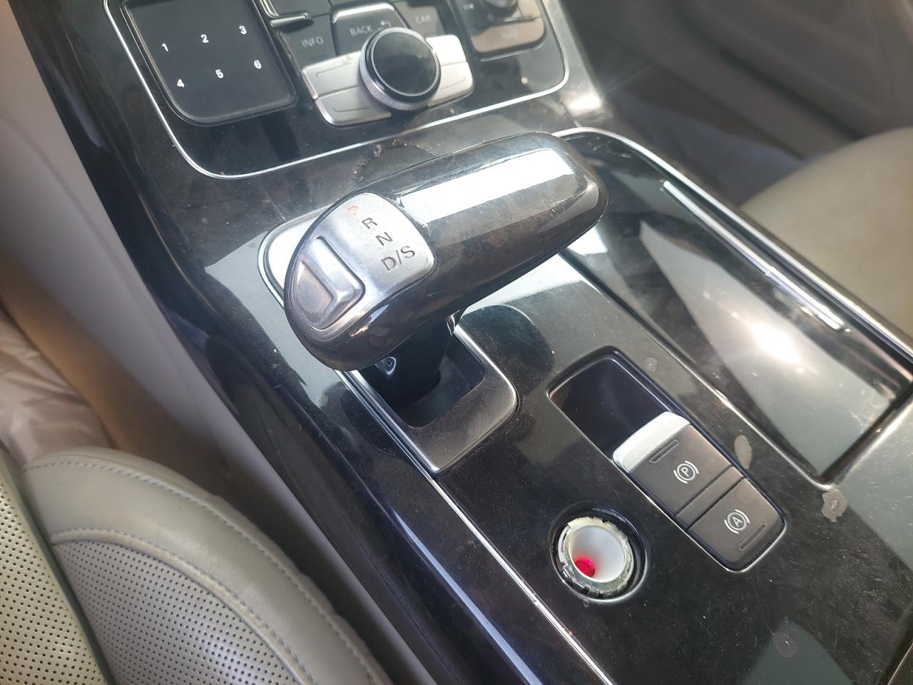 WAUY2BFD0FN000365 - 2015 Audi A8 - #undefined