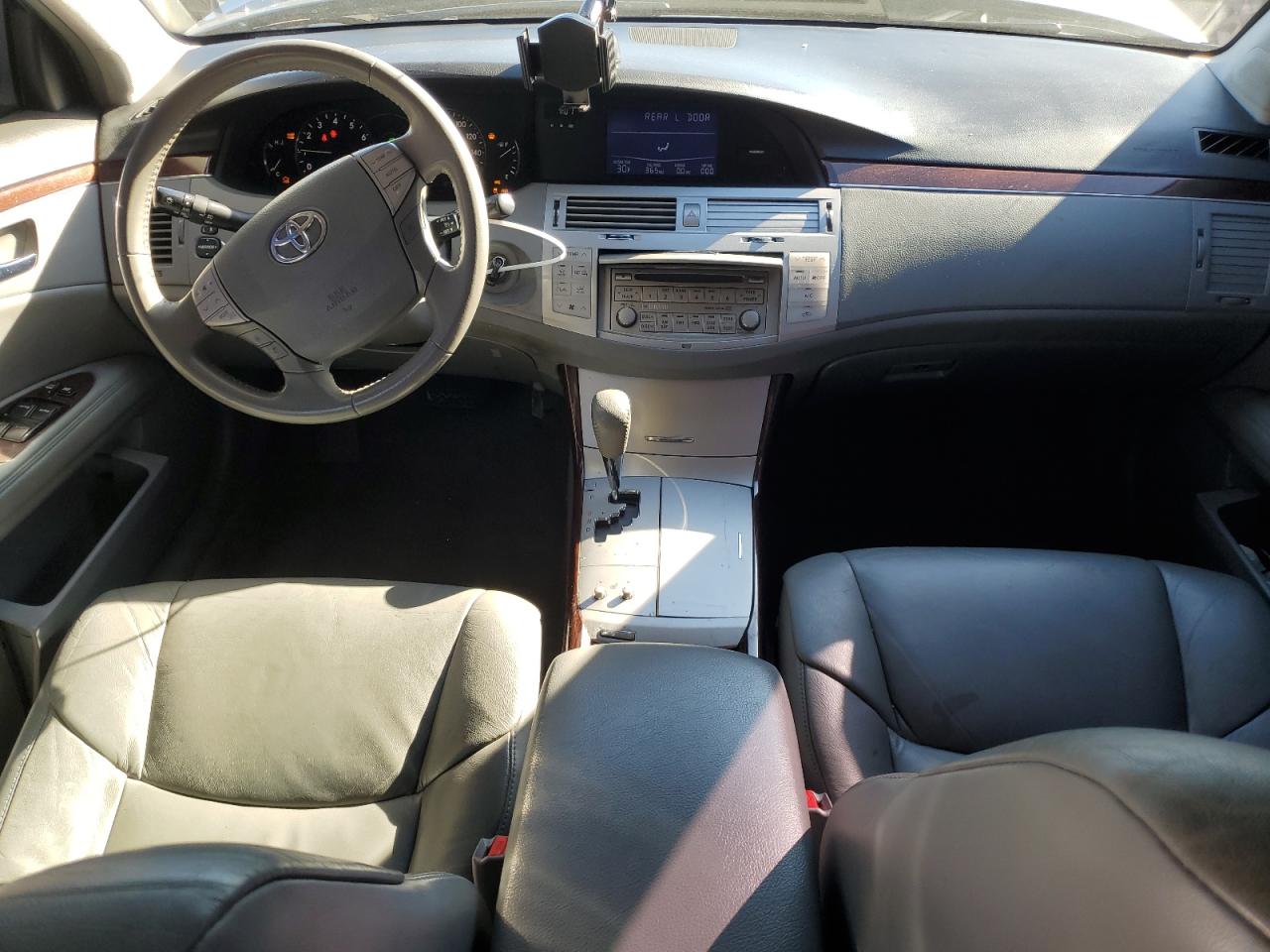 2008 Toyota Avalon - Image 8