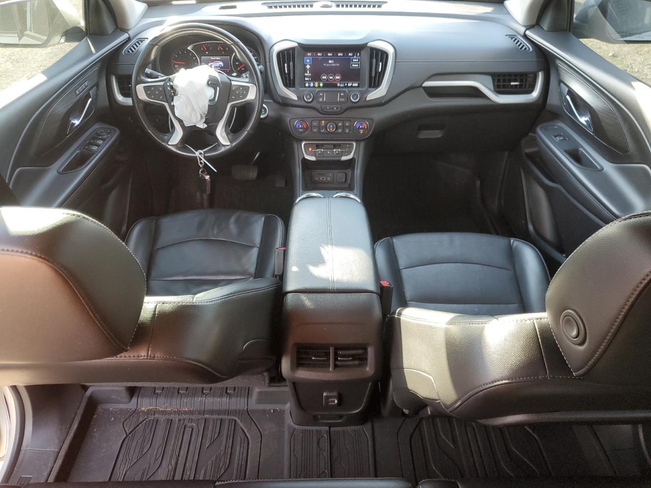 2022 GMC Terrain - Image 8