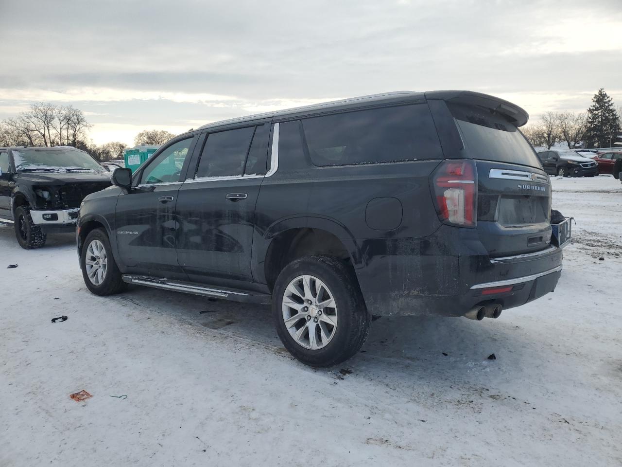 2022 Chevrolet Suburban - Image 2
