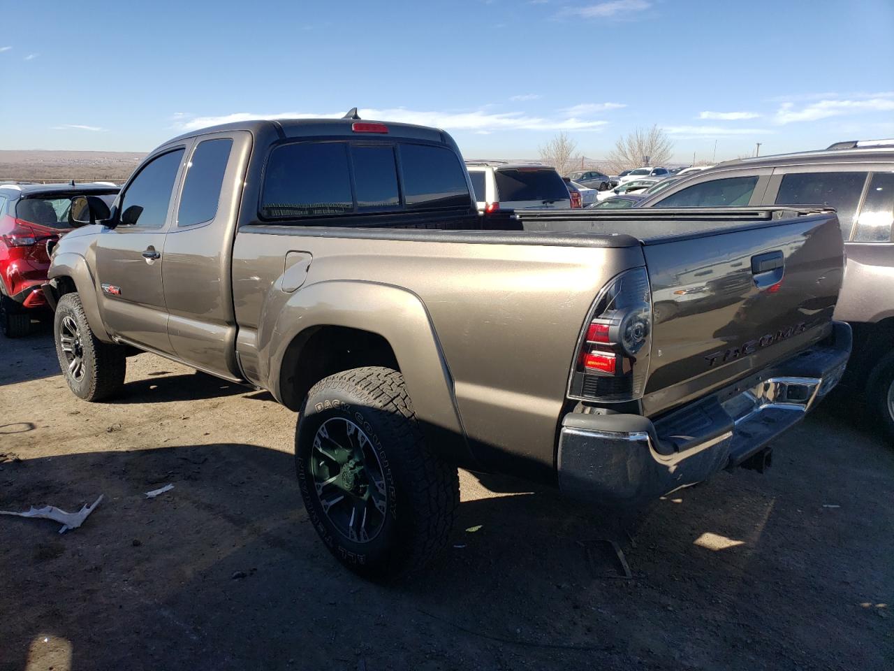 2015 Toyota Tacoma - Image 2