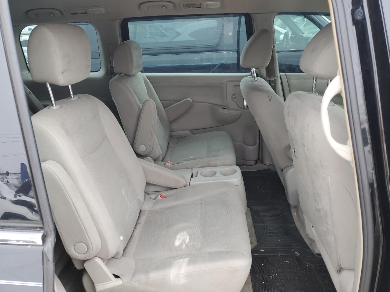 2014 Nissan Quest - Image 11