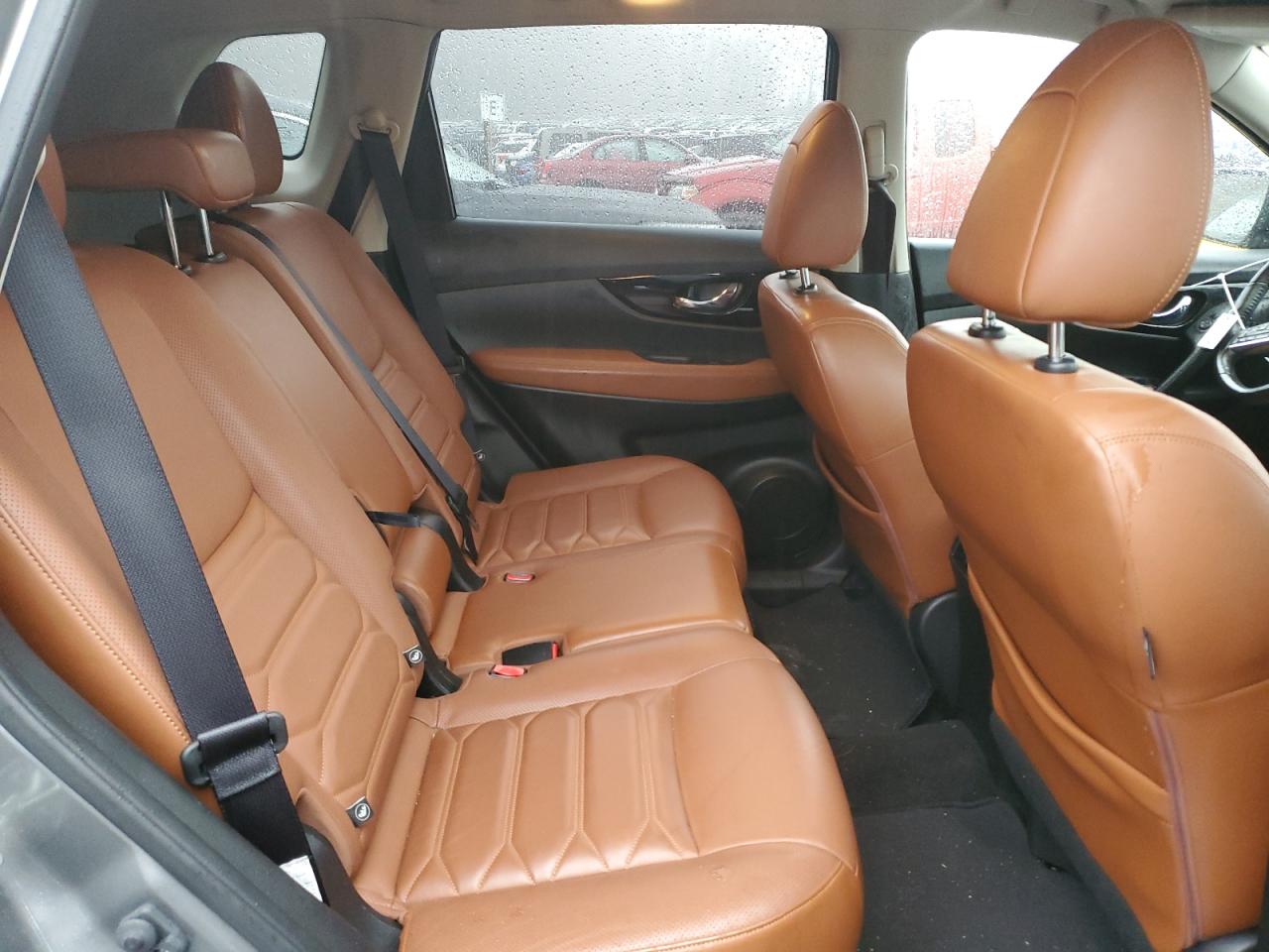 2018 Nissan Rogue - Image 11