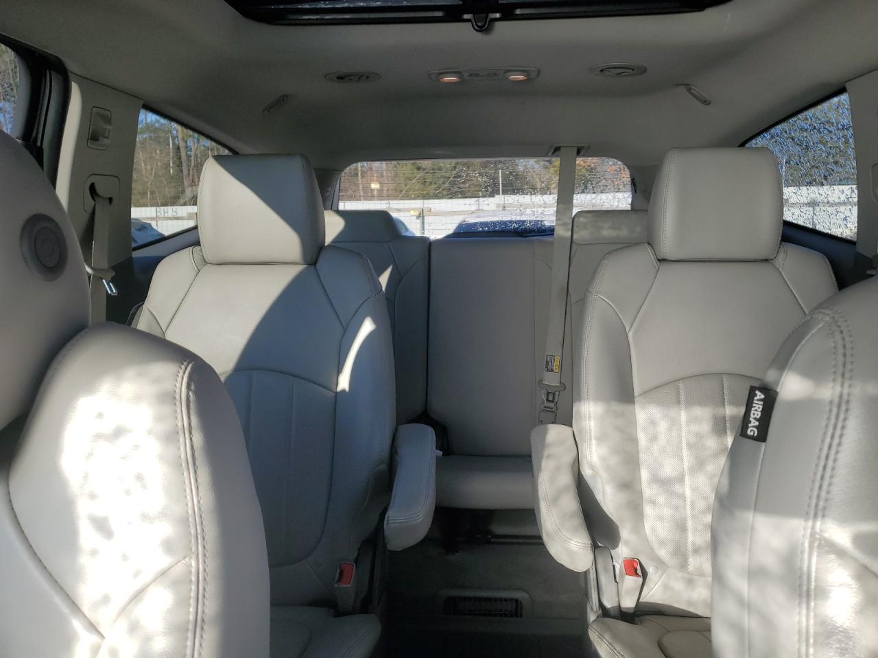 2016 Chevrolet Traverse - Image 10
