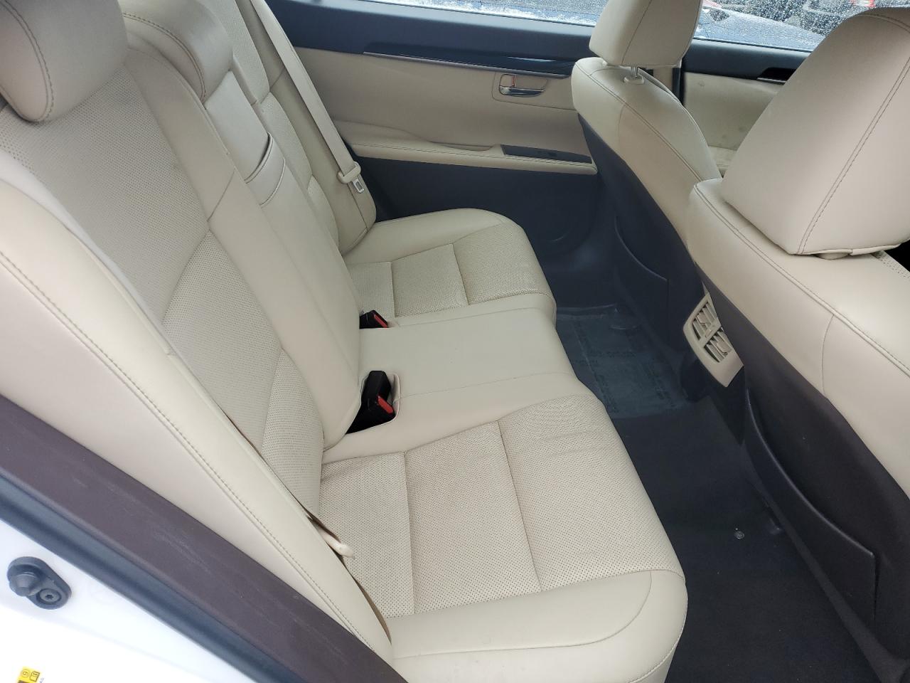 2017 Lexus ES - Image 10