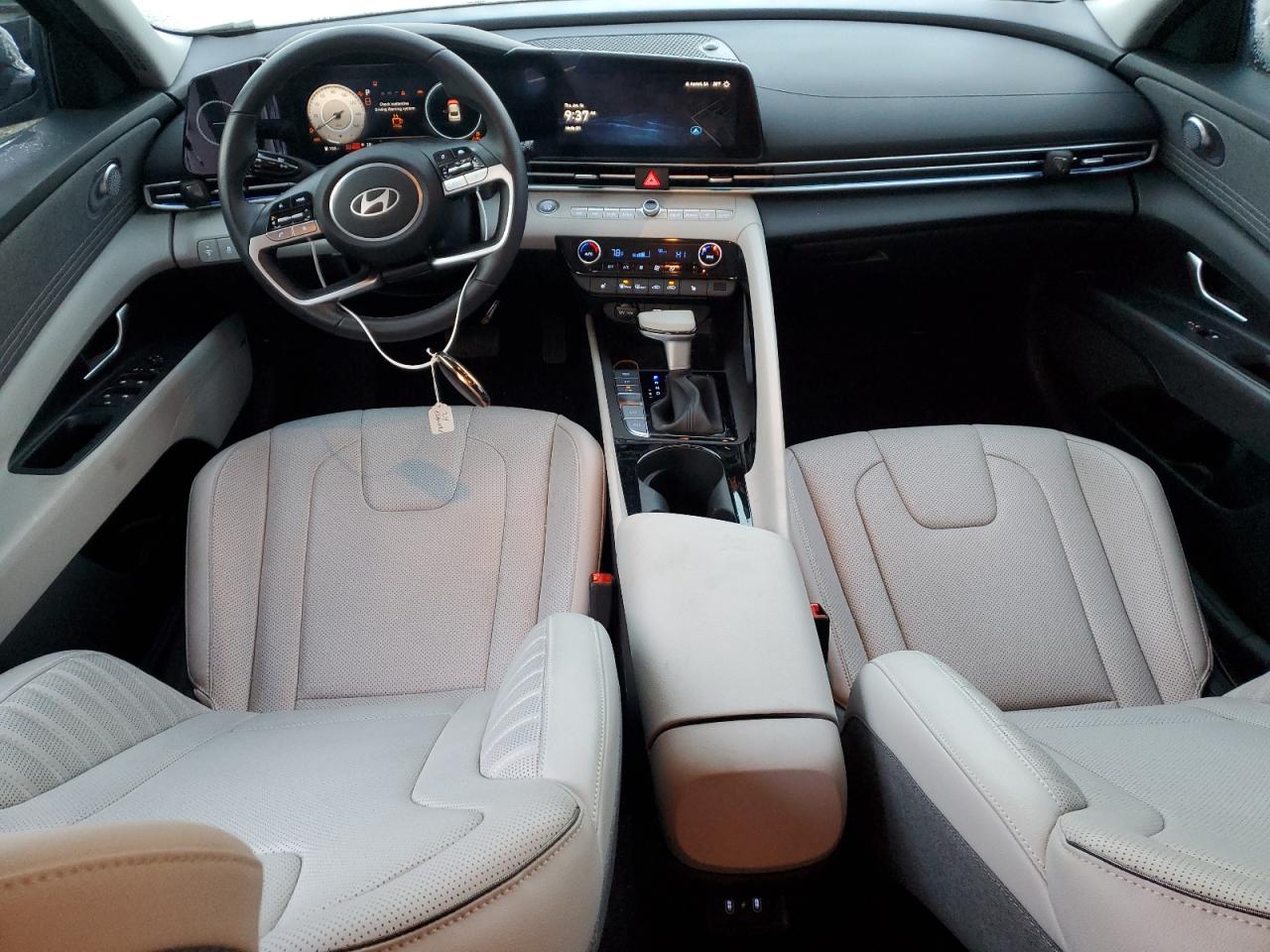 2024 Hyundai Elantra - Image 8