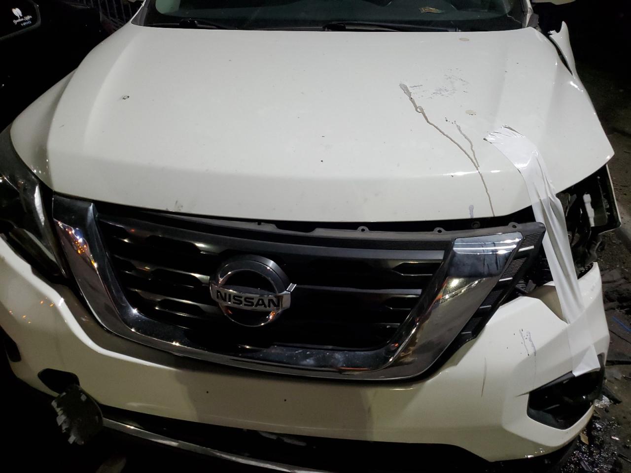 2017 Nissan Pathfinder S VIN: 686613 Lot: 43667765