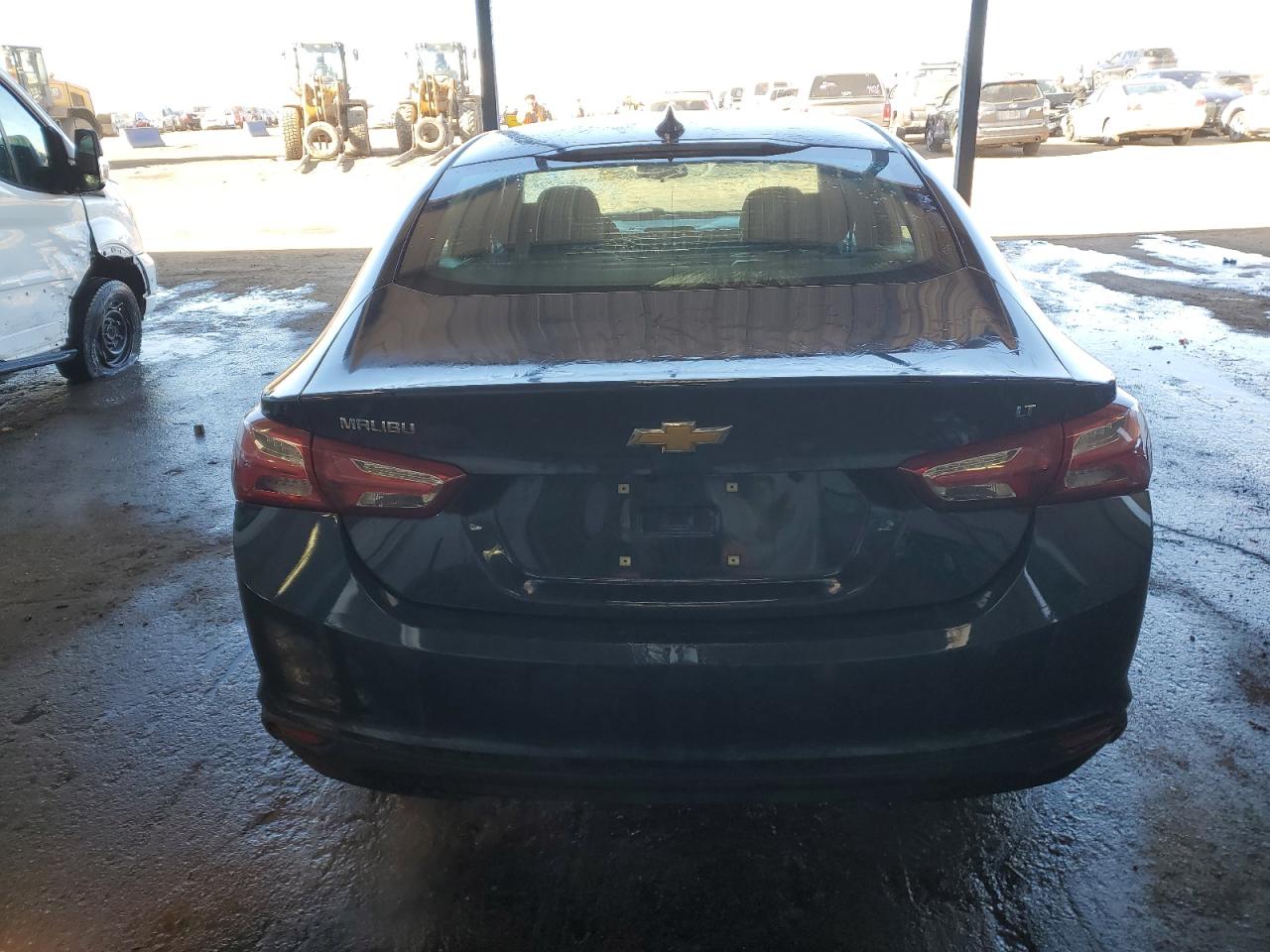2022 Chevrolet Malibu - Image 6