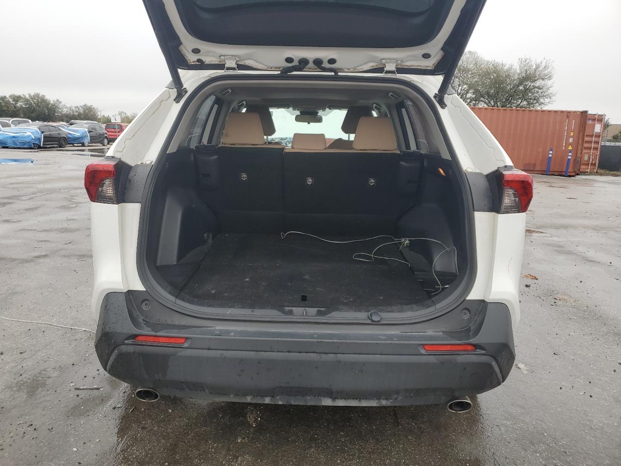 2019 Toyota RAV 4 - Image 6