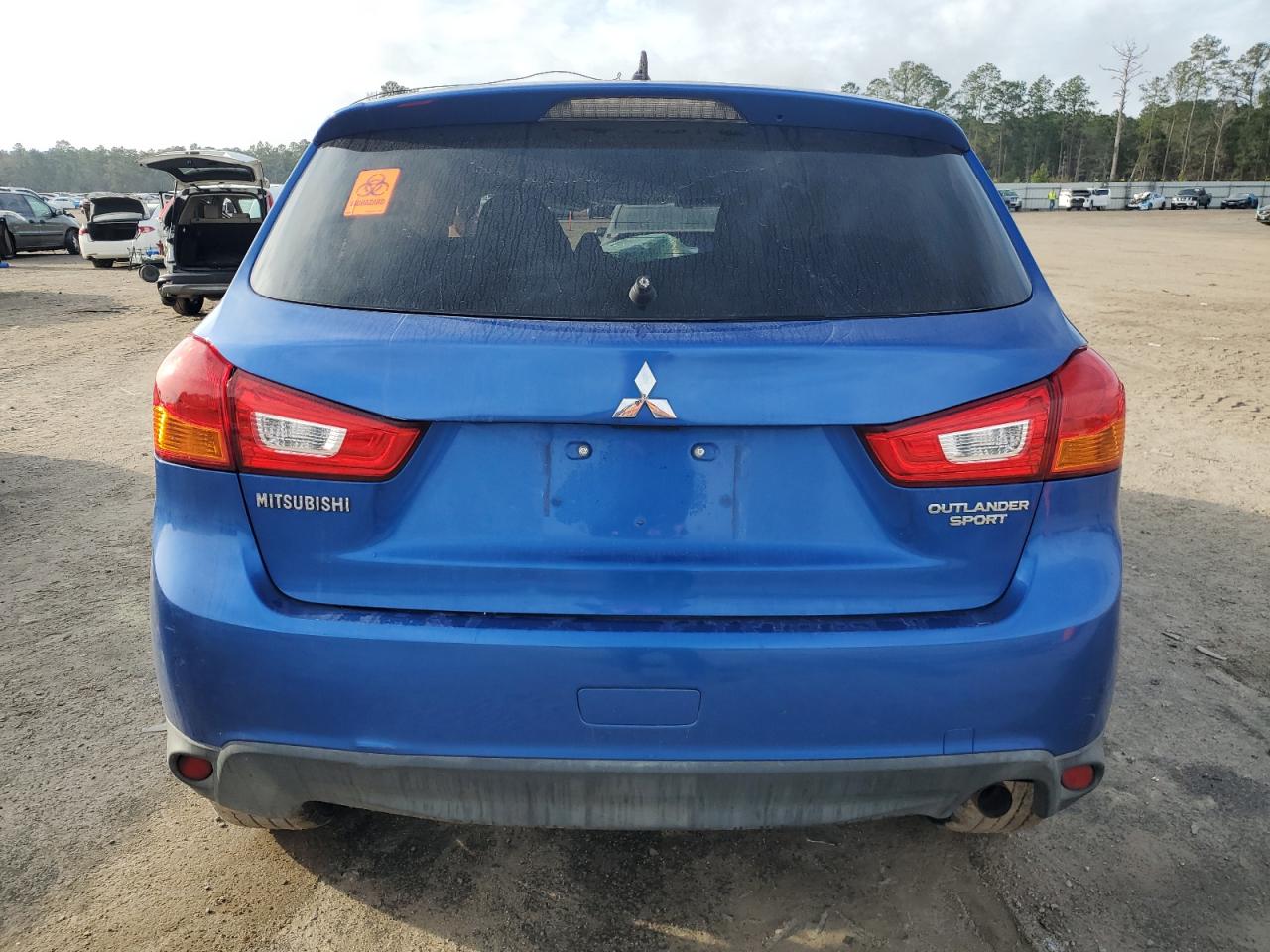 2015 Mitsubishi Outlander - Image 6