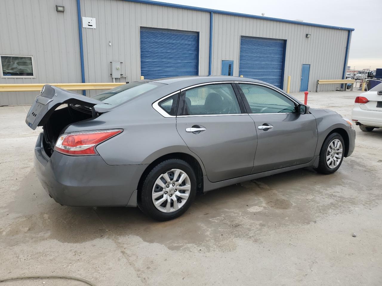2015 Nissan Altima - Image 4