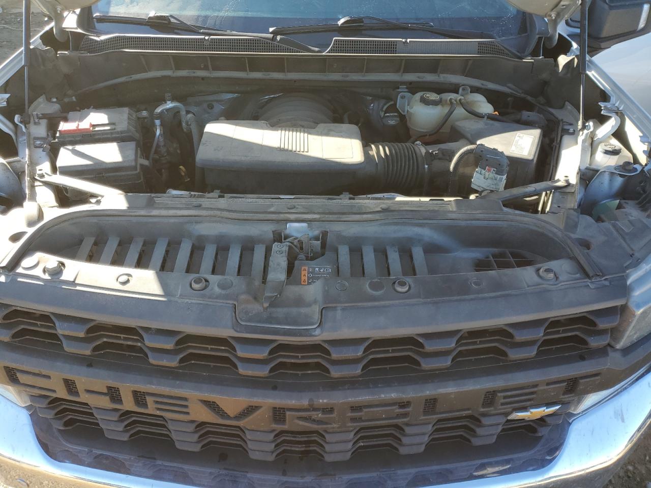 2019 Chevrolet Silverado - Image 11