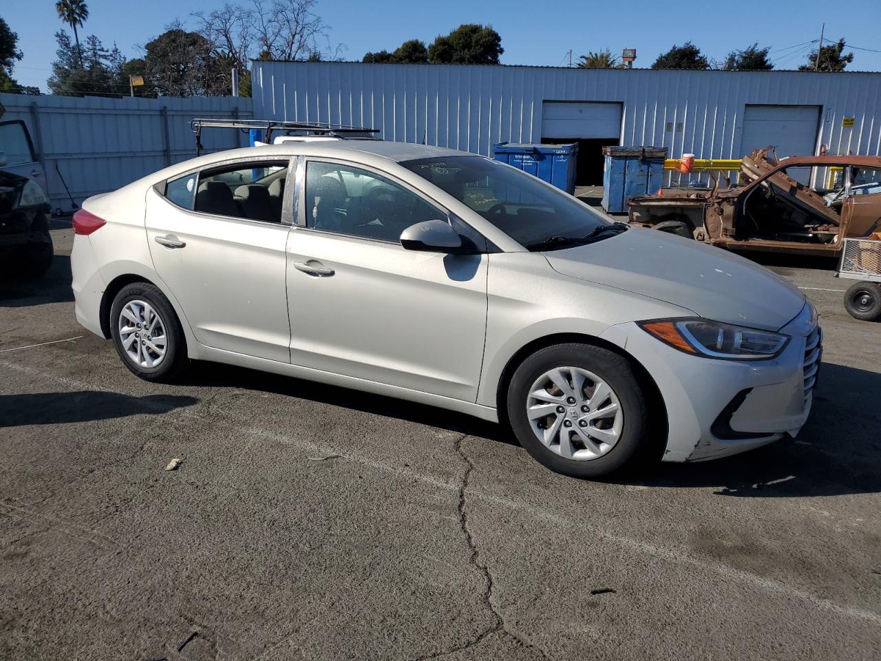 2017 Hyundai Elantra - Image 4