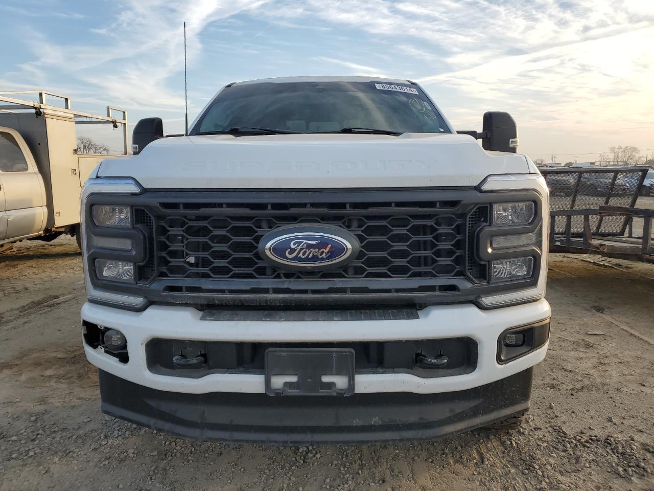 2023 Ford F250 - Image 5