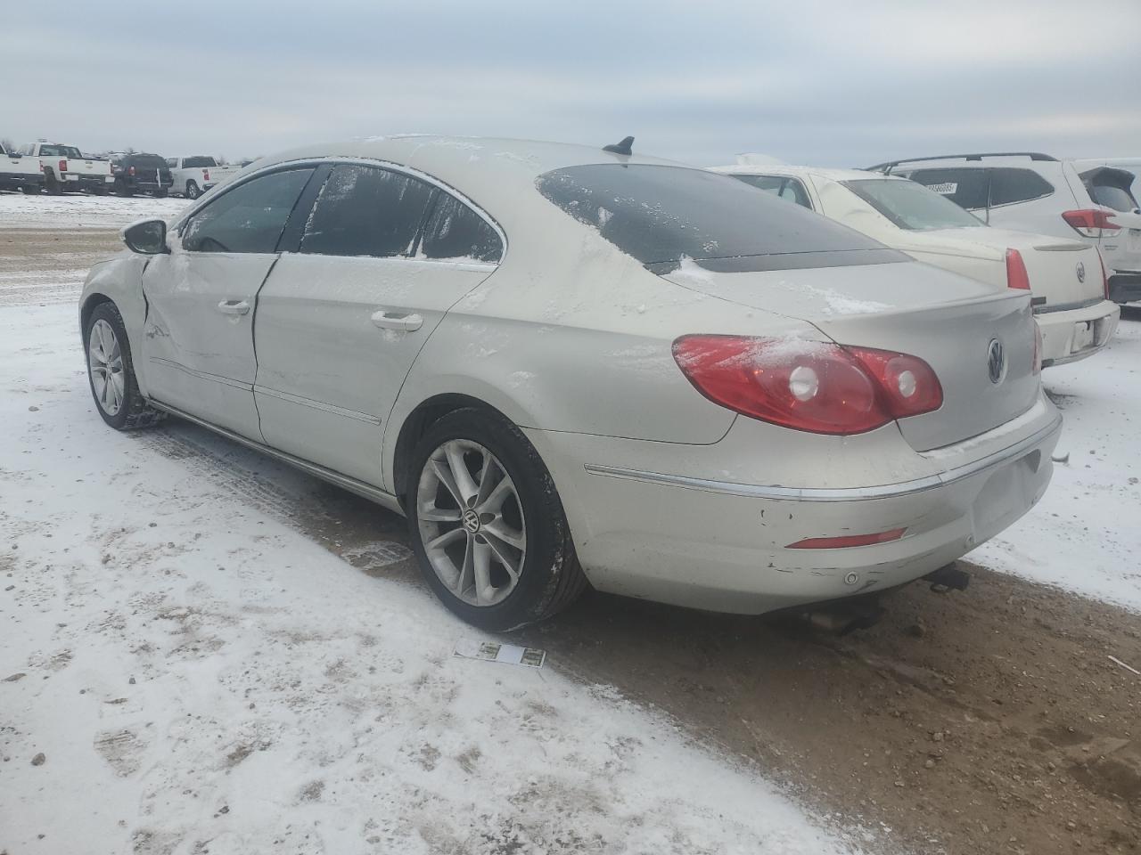 2010 Volkswagen Passat CC - Image 2