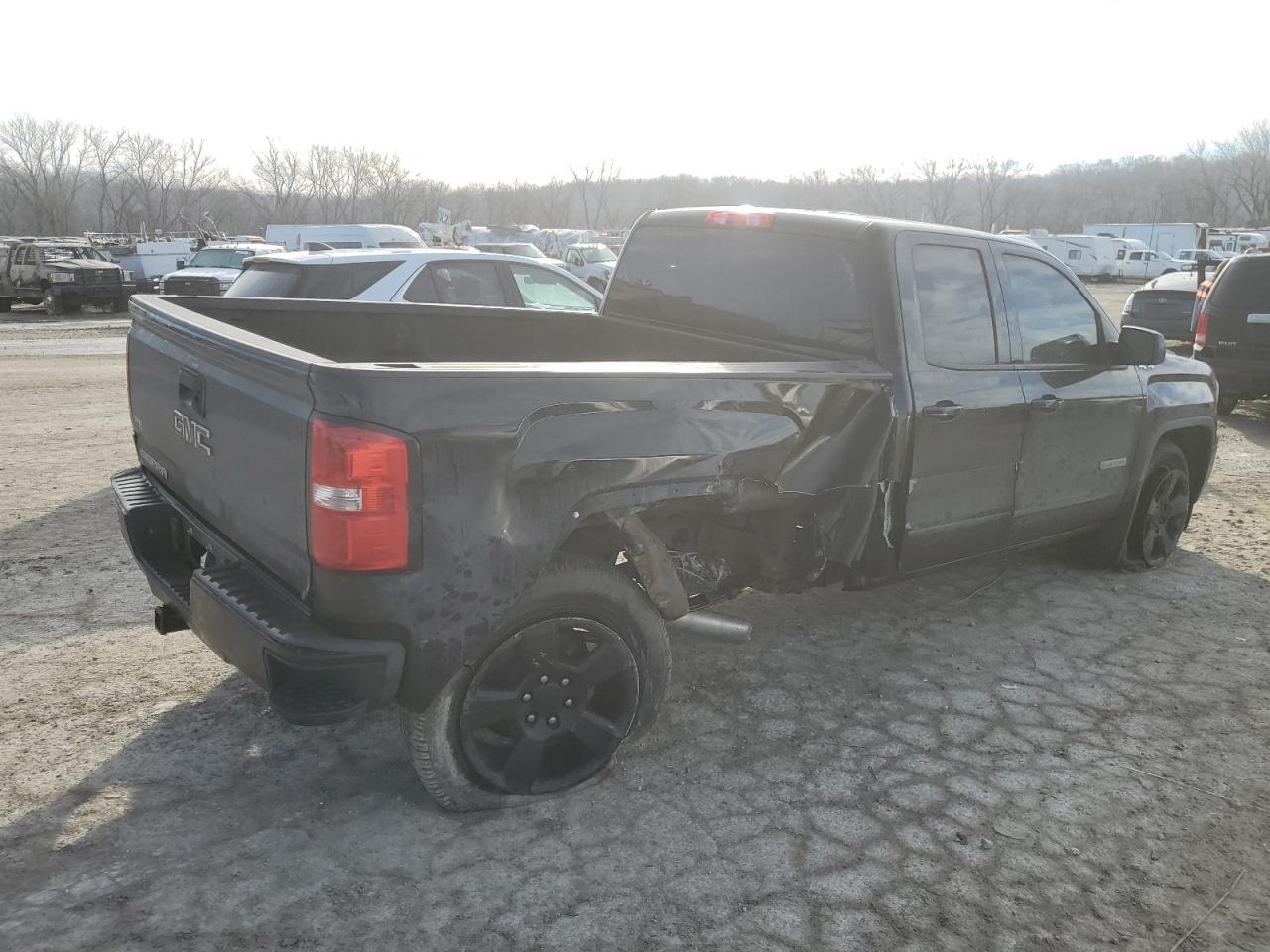 2017 GMC Sierra - Image 3