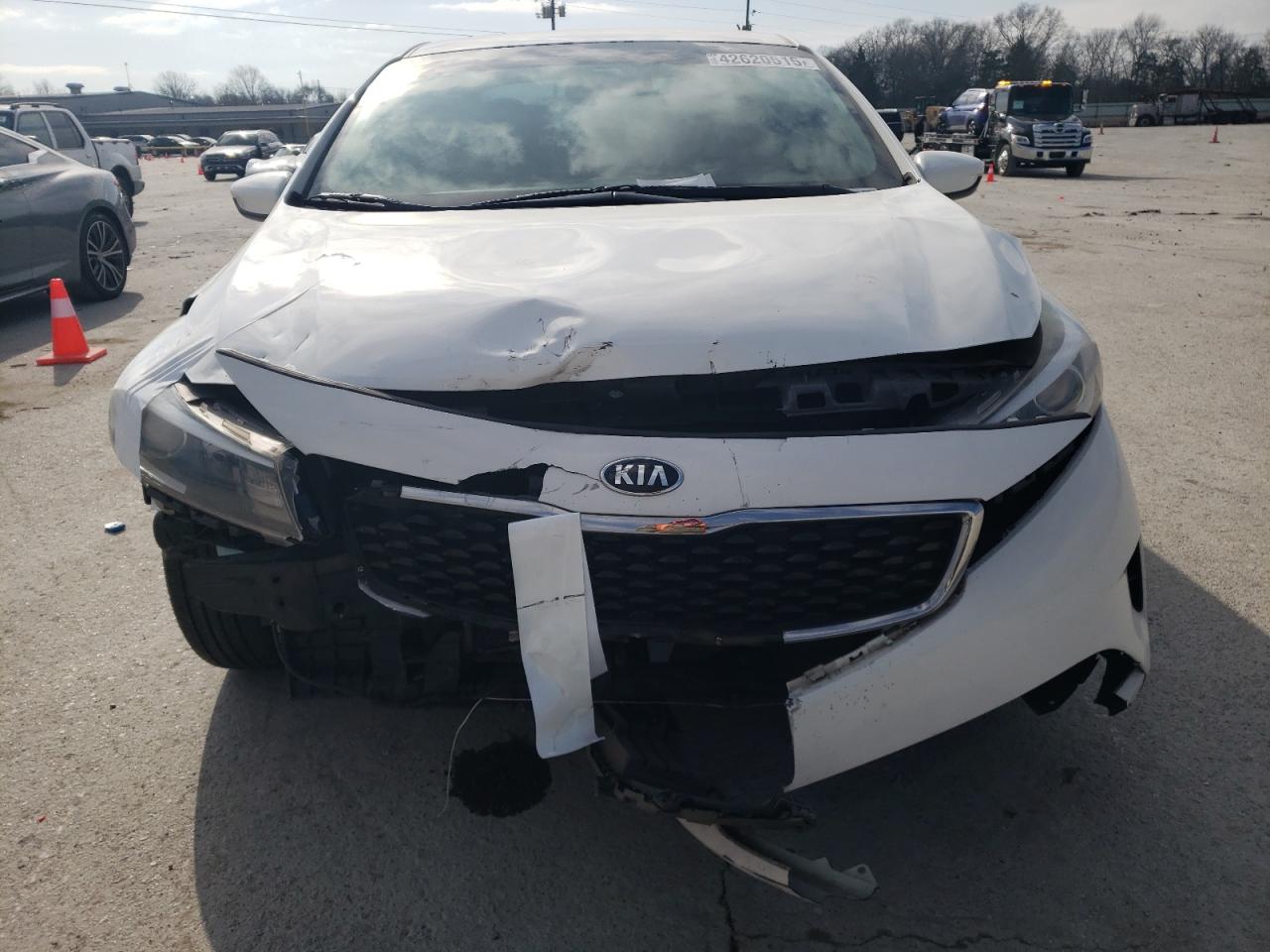 2017 Kia Forte - Image 5