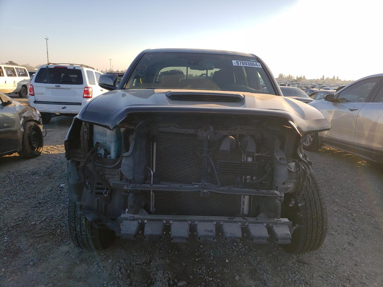 VIN 3TMBZ5DN2JM014983 2018 TOYOTA TACOMA no.5