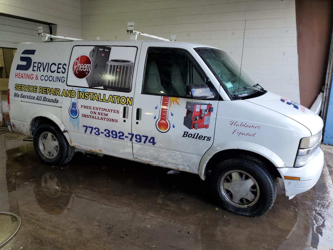 2002 Chevrolet Astro - Image 4