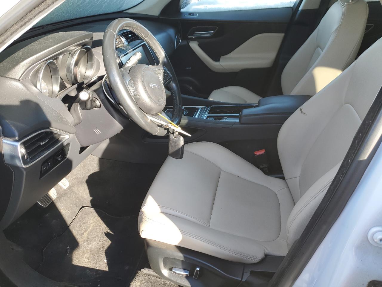 2019 Jaguar F-Pace - Image 7