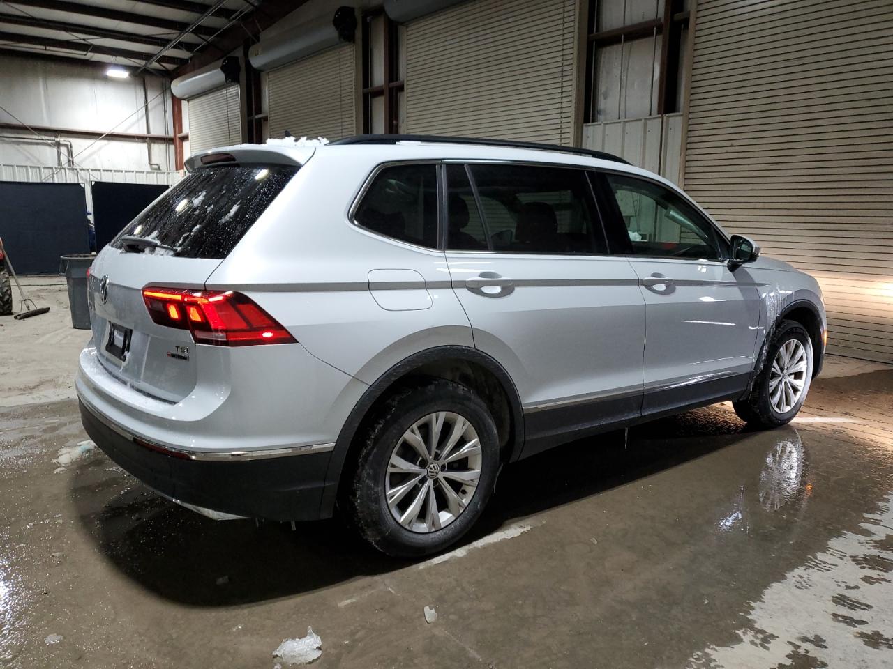 2018 Volkswagen Tiguan - Image 3