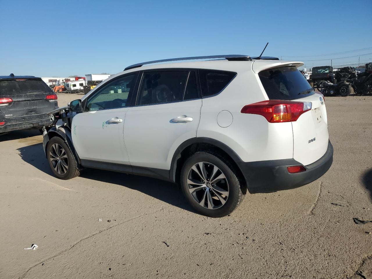 2015 Toyota RAV 4 - Image 2