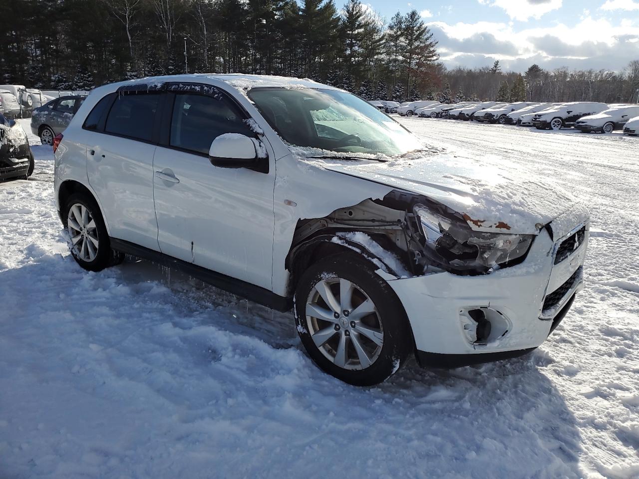 2014 Mitsubishi Outlander - Image 4