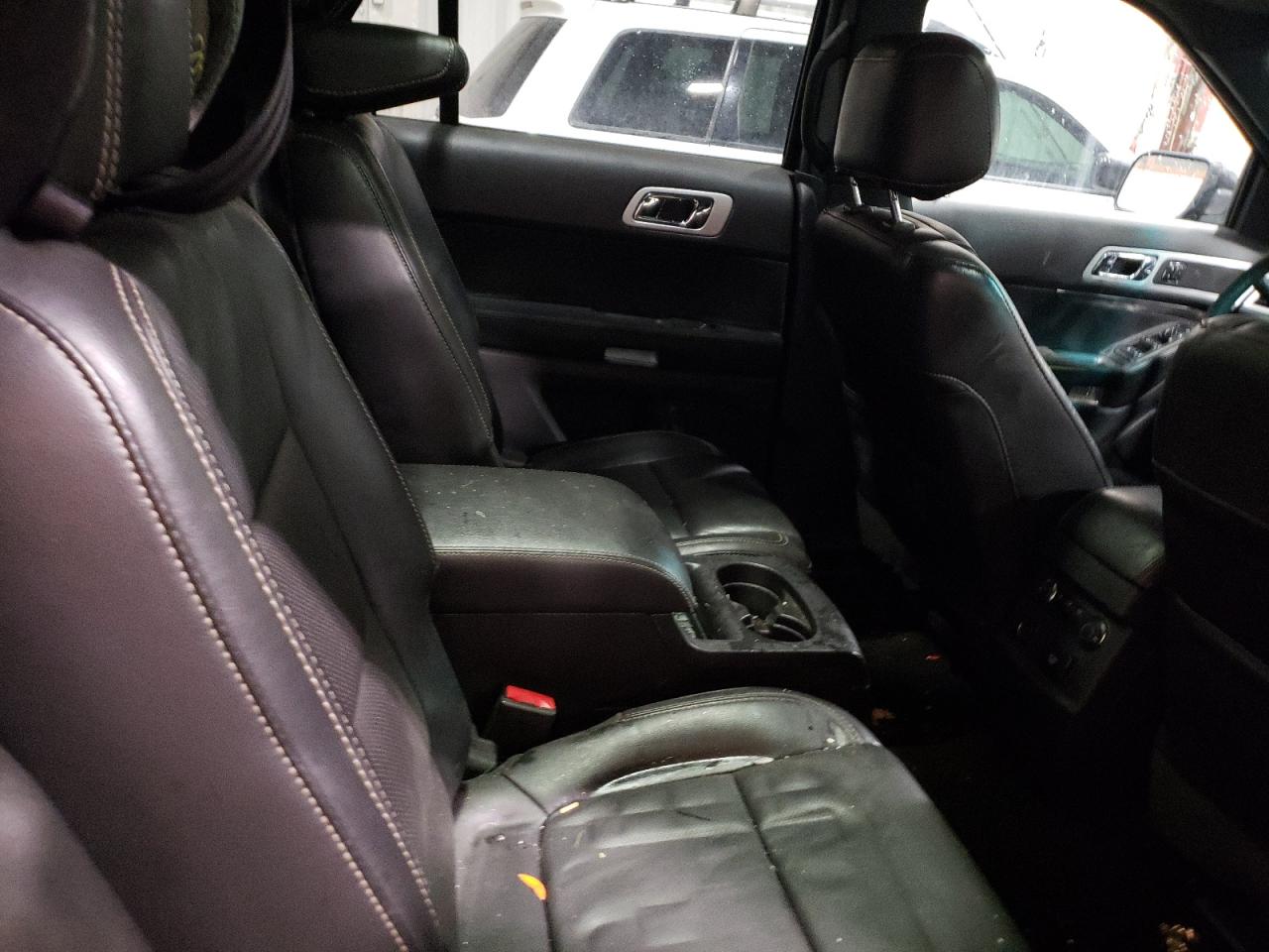 2015 Ford Explorer - Image 12