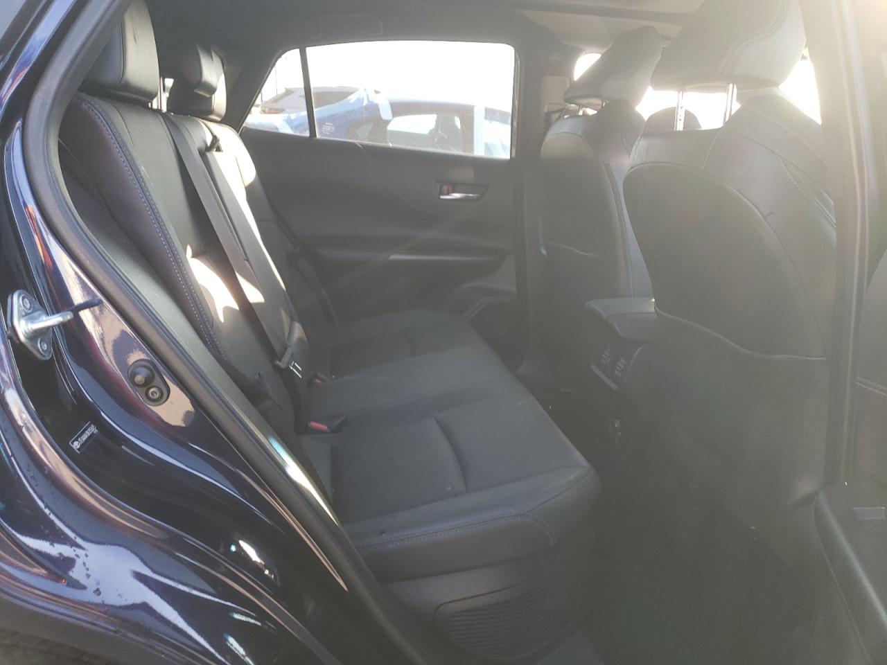 2021 Toyota Venza - Image 10
