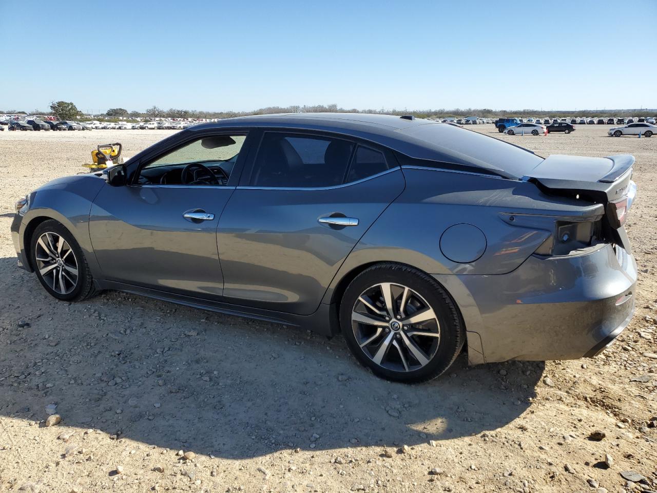2019 Nissan Maxima - Image 2