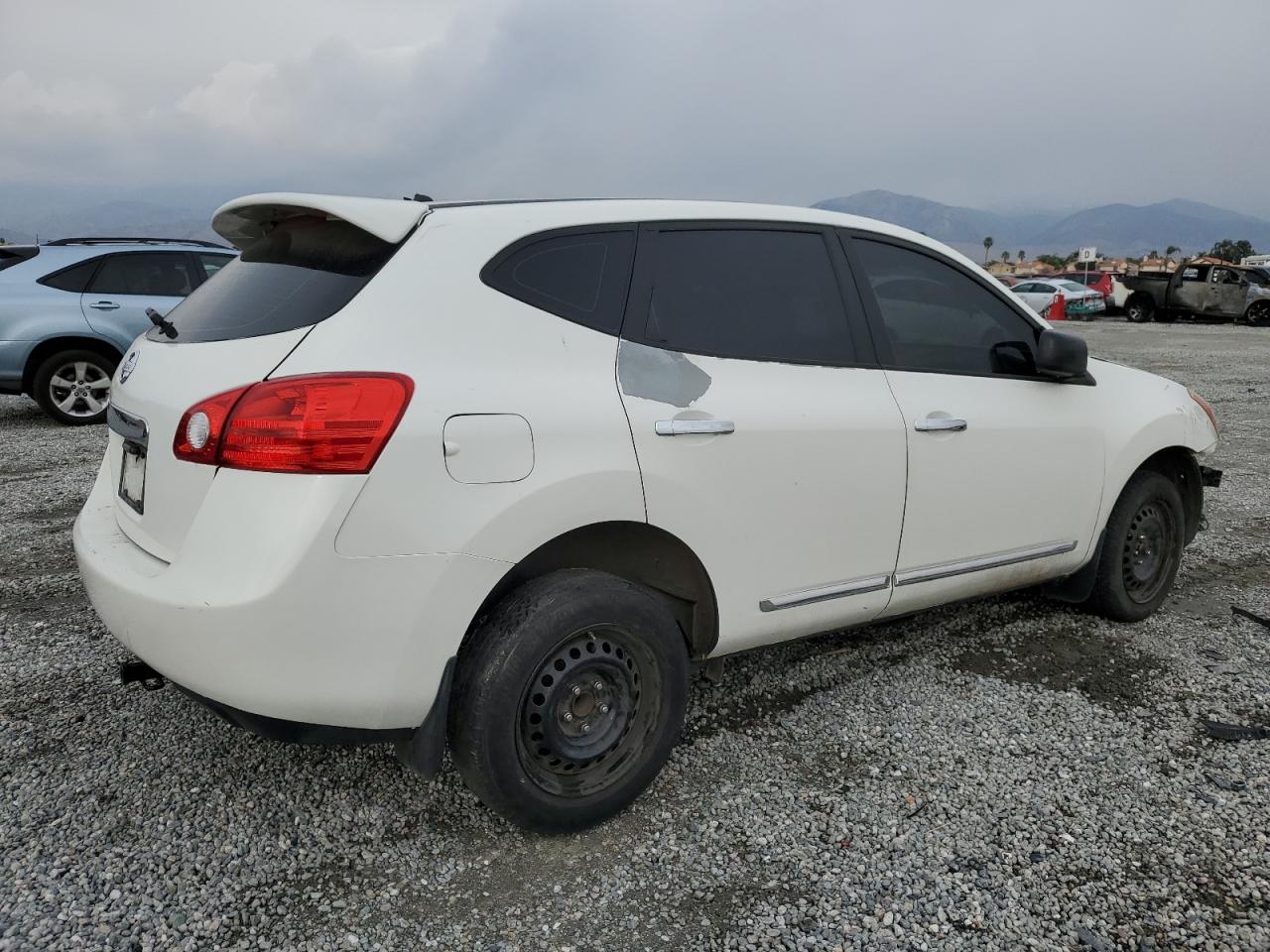 2015 Nissan Rogue - Image 3
