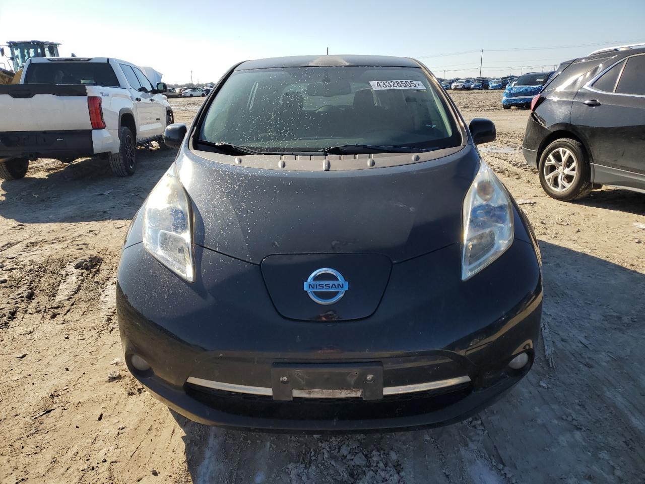 2015 Nissan Leaf - Image 5